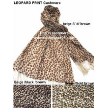 Mantón 100% lana con estampado de leopardo
